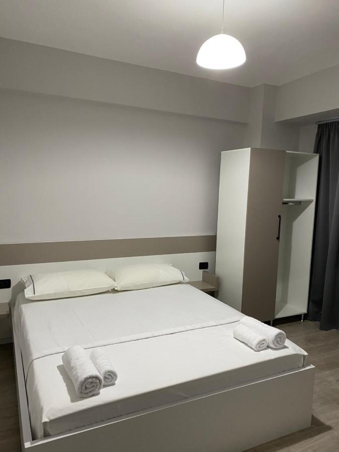 Hotel Cakalli Sarandë Eksteriør billede